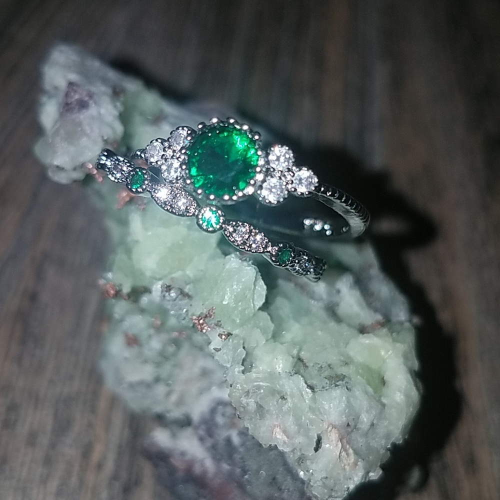 Adorable ring set - Picture 2 of 2